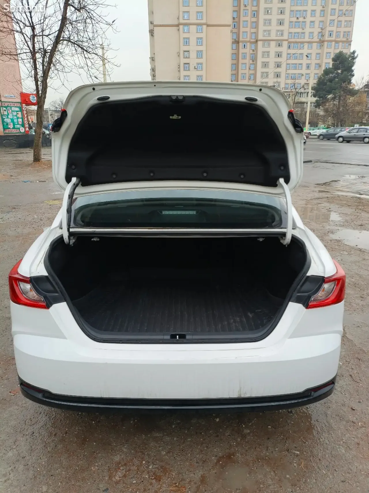 Toyota Camry 2025 · 2.5 AT