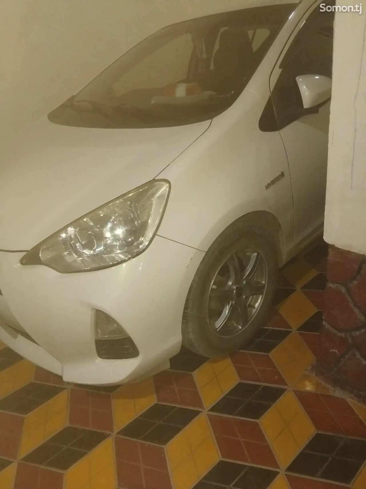 Toyota Aqua 2015 · 1.5 AT