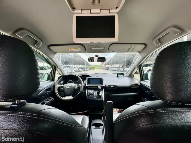 Toyota Wish 2015 · 1.8 AT