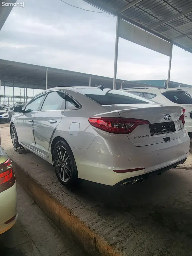 Hyundai Sonata 2015 · 2.0 AT