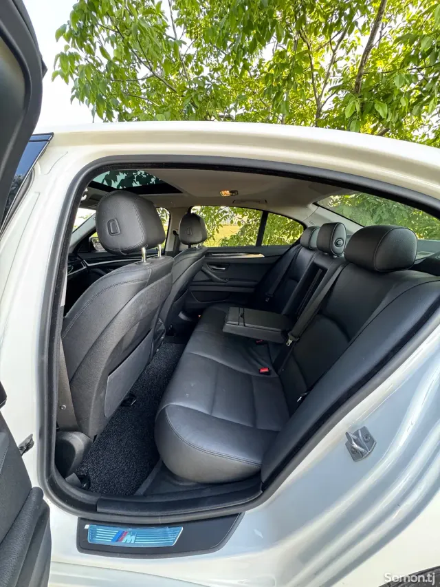 BMW 5 series 2016 · 2.0 AT