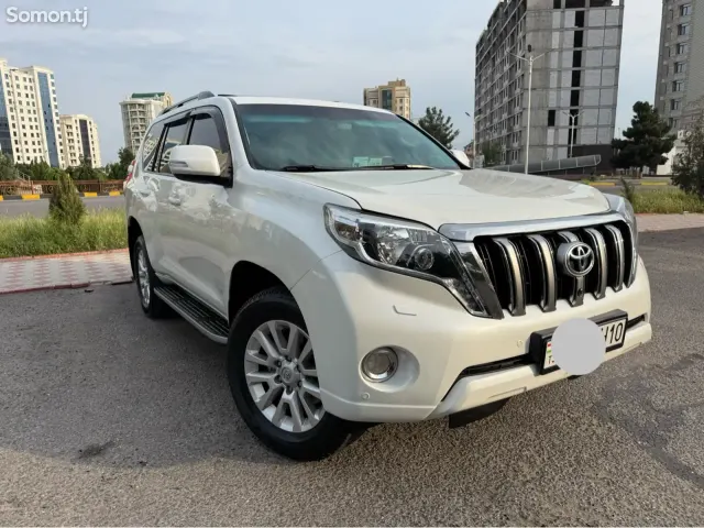 Toyota Land Cruiser Prado 2016 · 2.8 AT