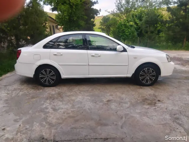 Daewoo Lacetti 2006 · 1.6 MT