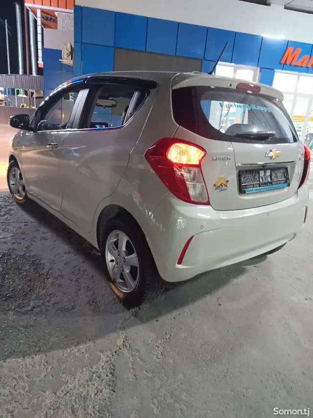 Chevrolet Spark 2015 · 1.3 AT