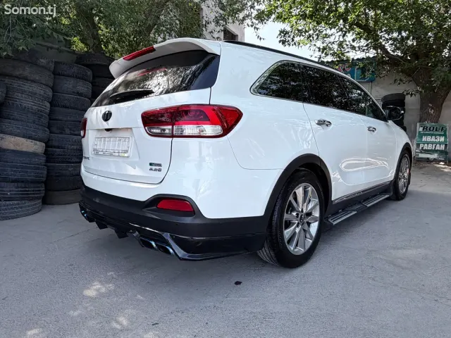 Kia Sorento 2016 · 2.2 AT