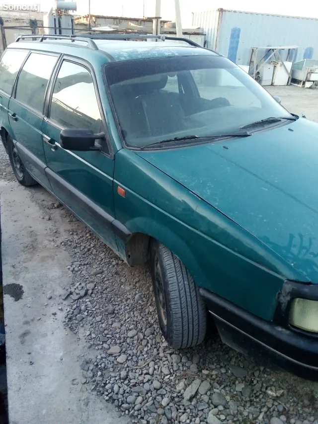 Volkswagen Passat 1993 · 1.8 MT