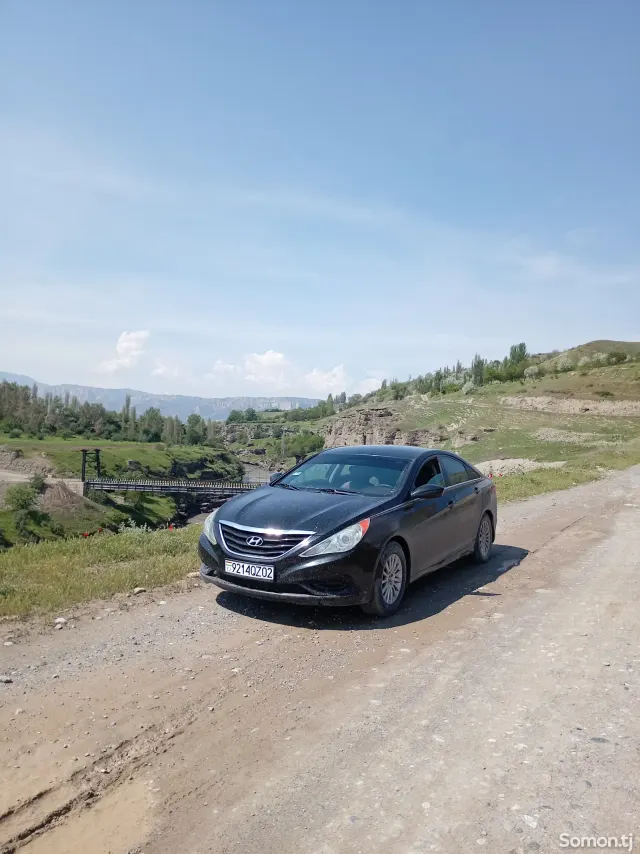 Hyundai Sonata 2011 · 2.0 AT