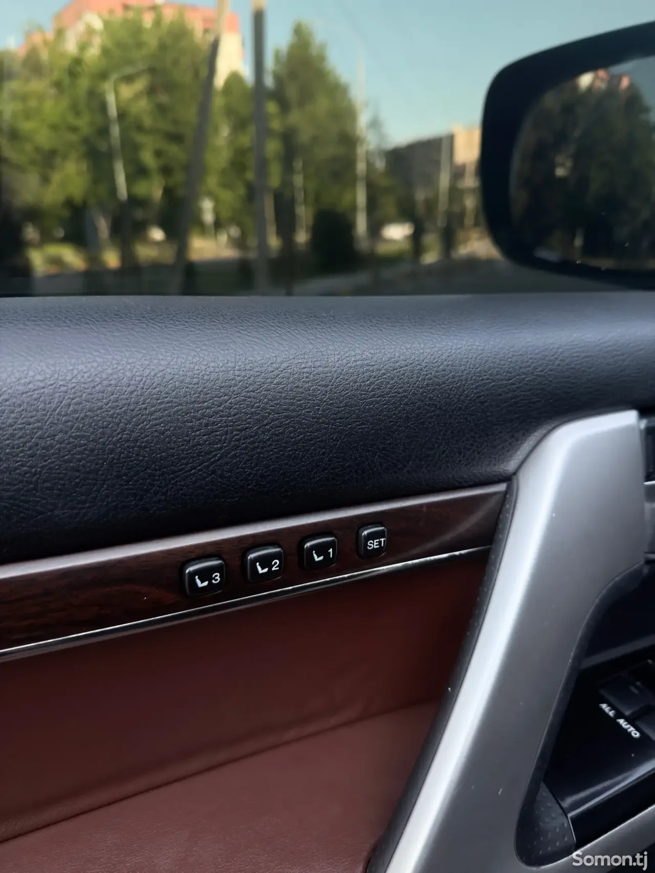Toyota Land Cruiser 2016 · 4.7 AT