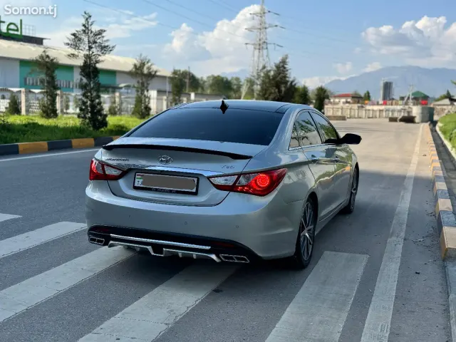 Hyundai Sonata 2010 · 2.0 AT