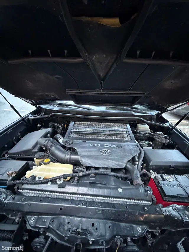 Toyota Land Cruiser 2014 · 4.7 AT