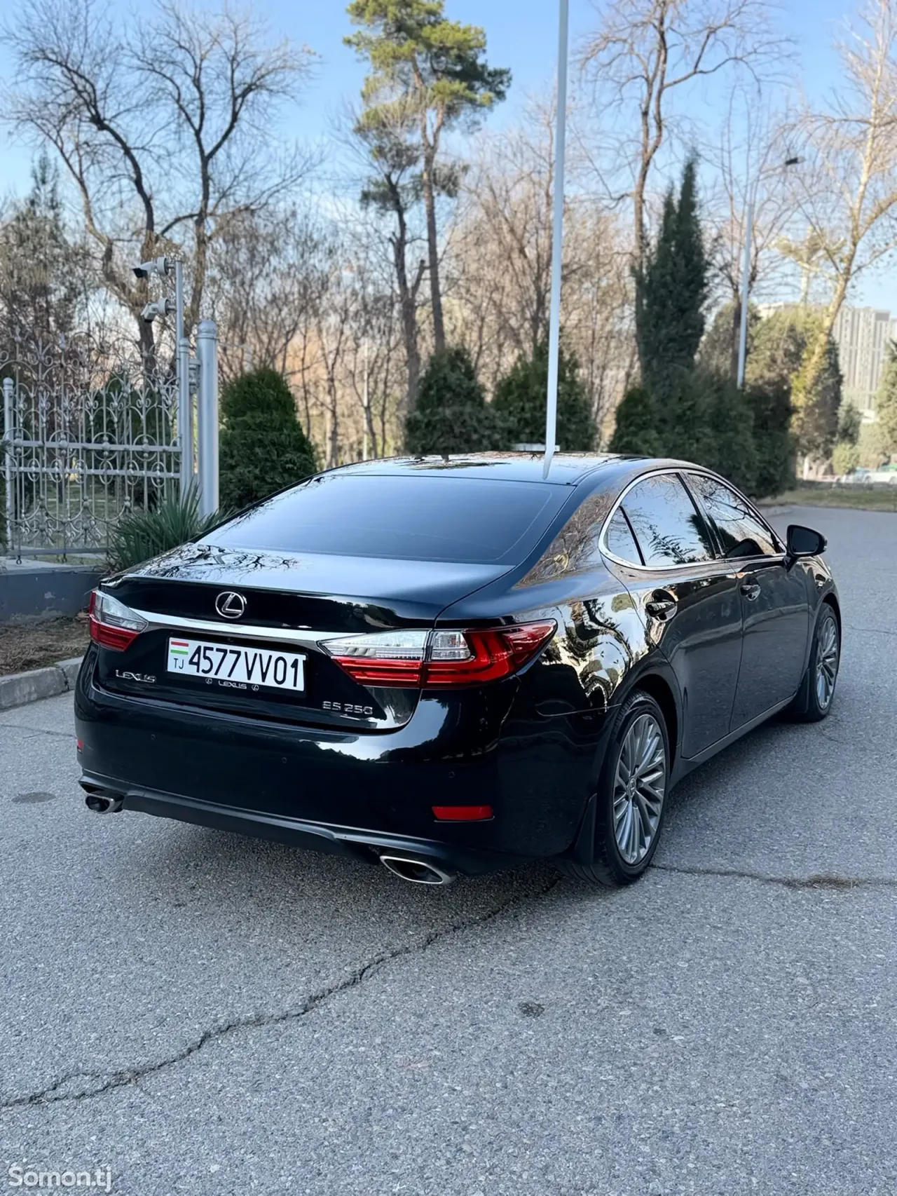 Lexus ES series 2017 · 2.5 AT