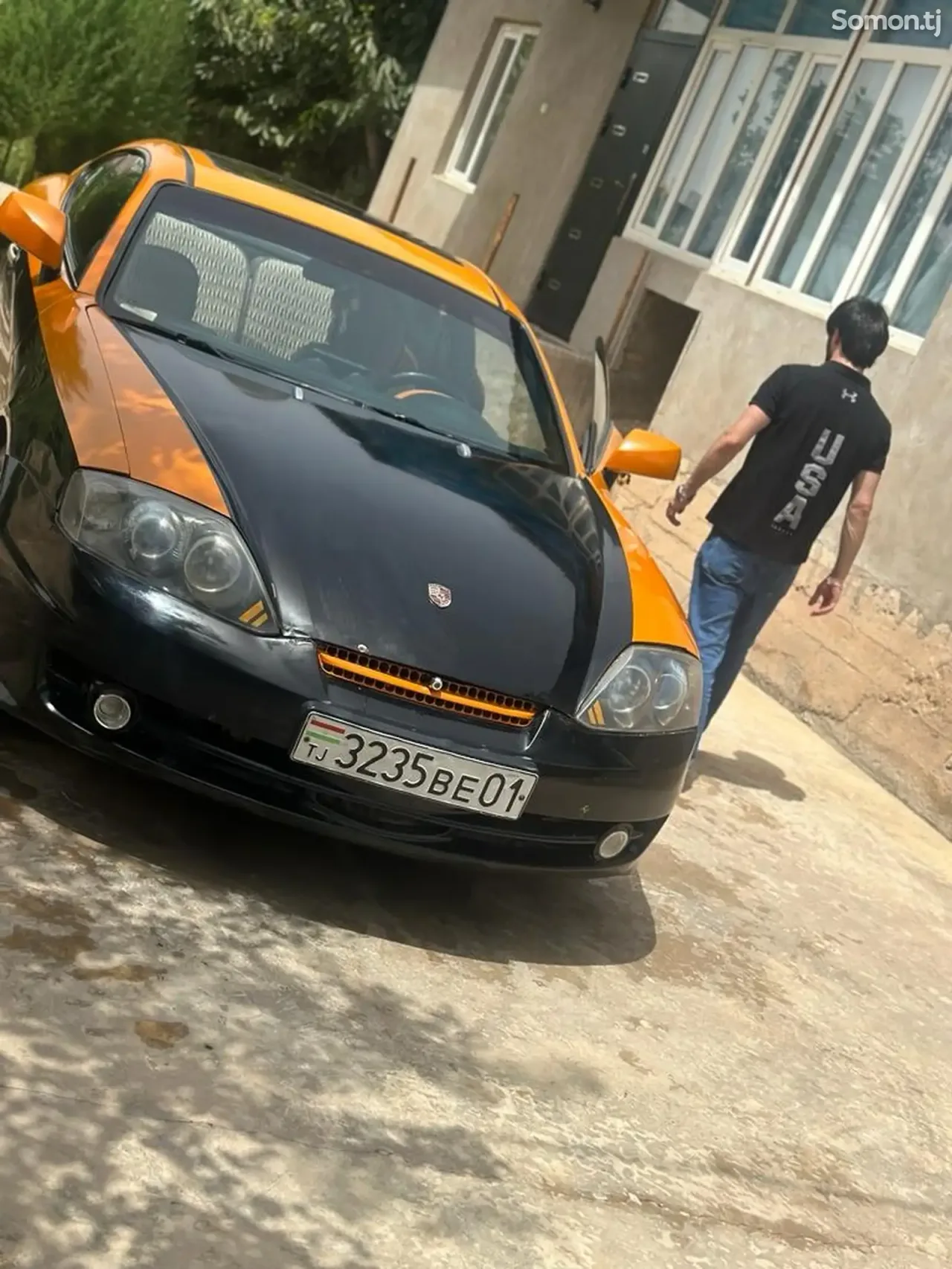 Hyundai Tiburon 2004 · 2.0 MT