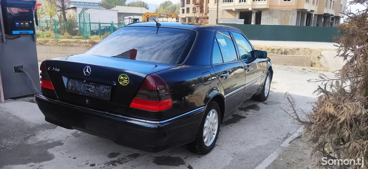 Mercedes-Benz C class 1999 · 2.4 AT
