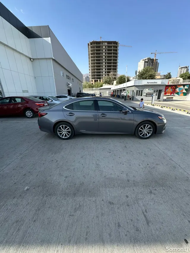 Lexus ES series 2016 · 3.0 AT