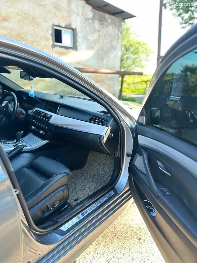 BMW 5 series 2014 · 3.0 AT