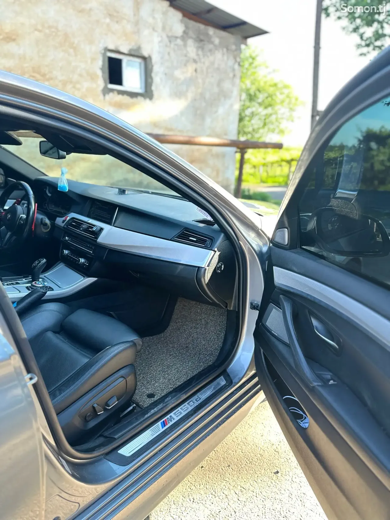 BMW 5 series 2014 · 3.0 AT