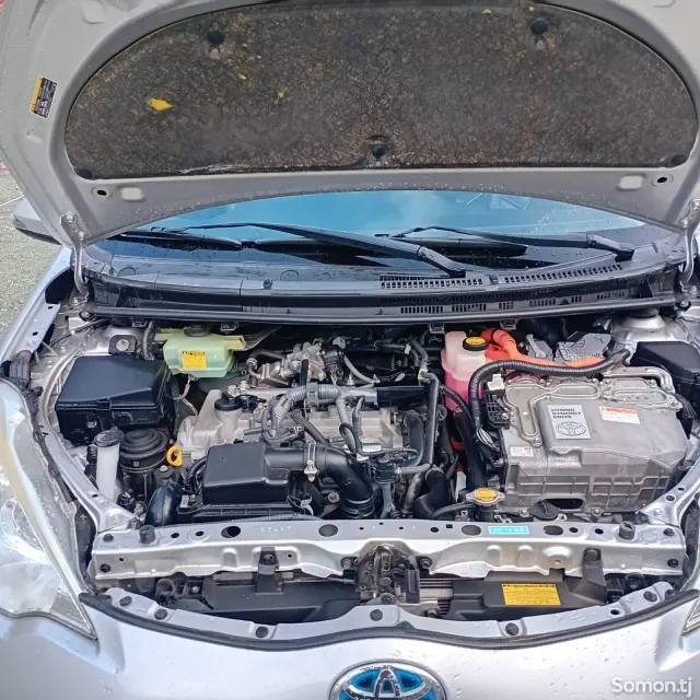 Toyota Aqua 2014 · 1.5 AT