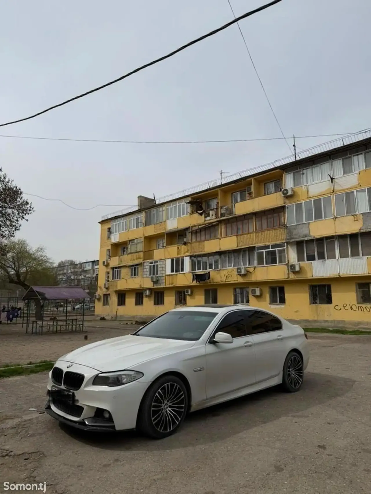 BMW 5 series 2012 · 2.0 AT
