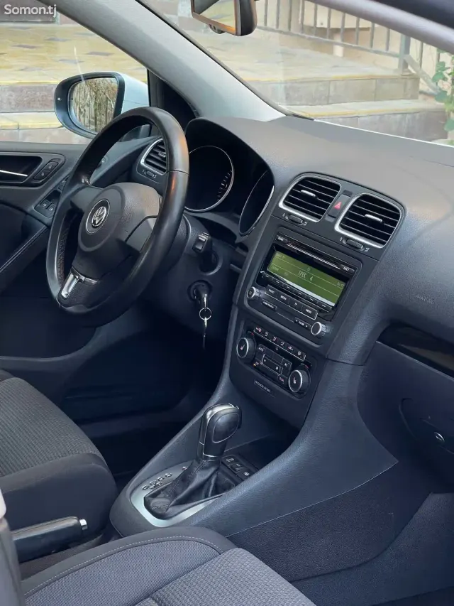Volkswagen Golf 2012 · 2.0 AT
