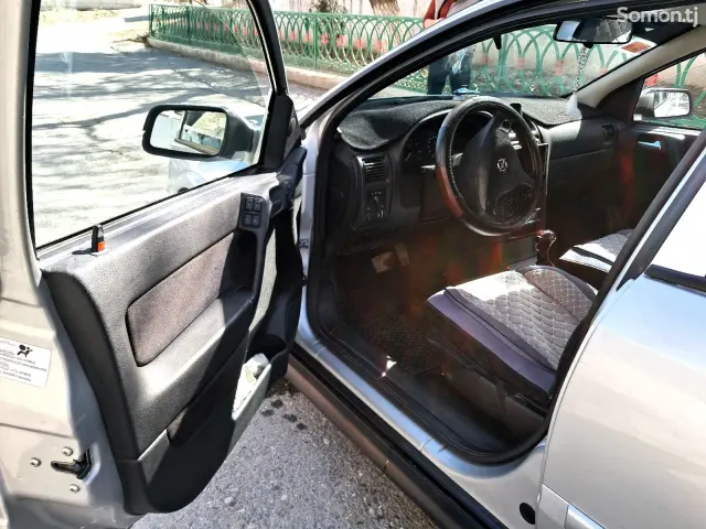 Opel Astra G 2001 · 1.6 AT