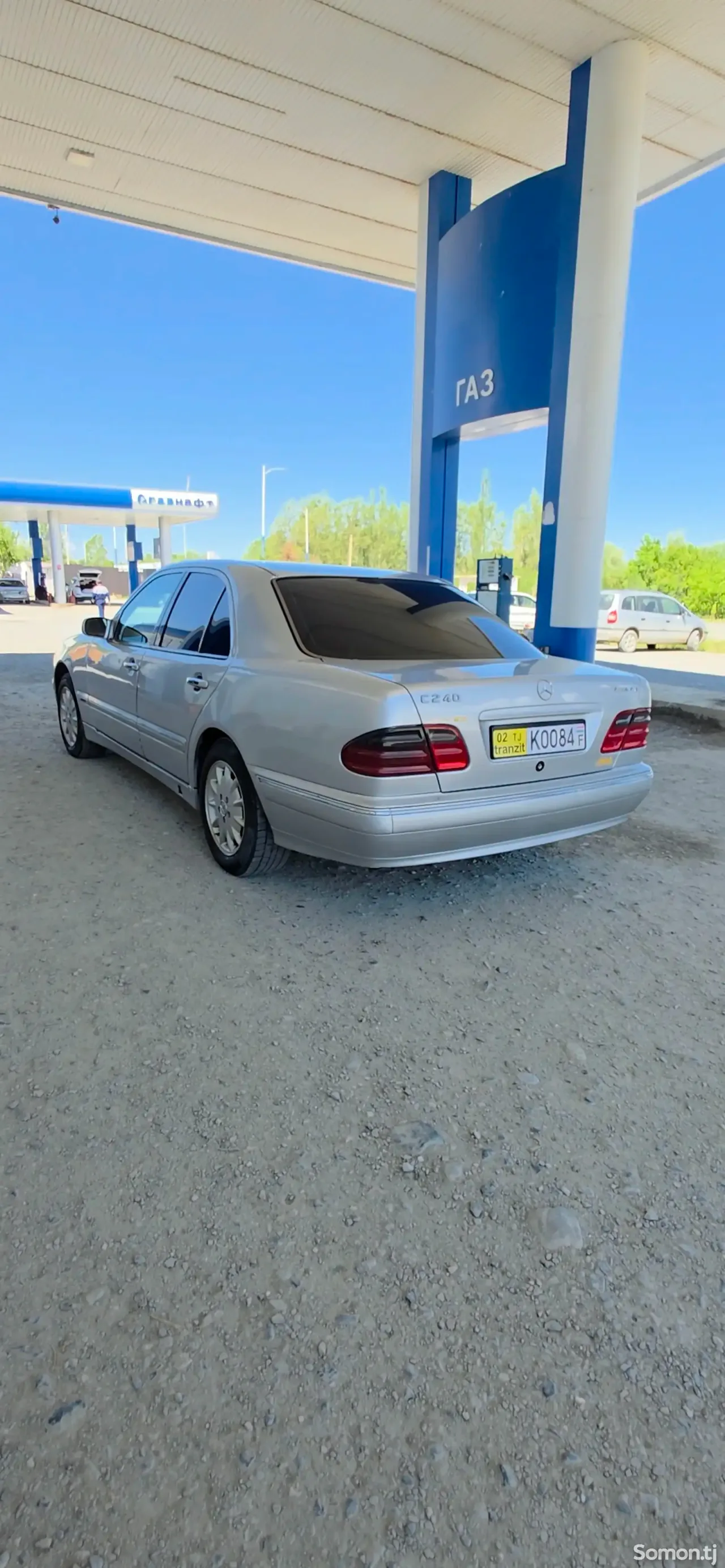 Mercedes-Benz E class 2000 · 2.0 AT