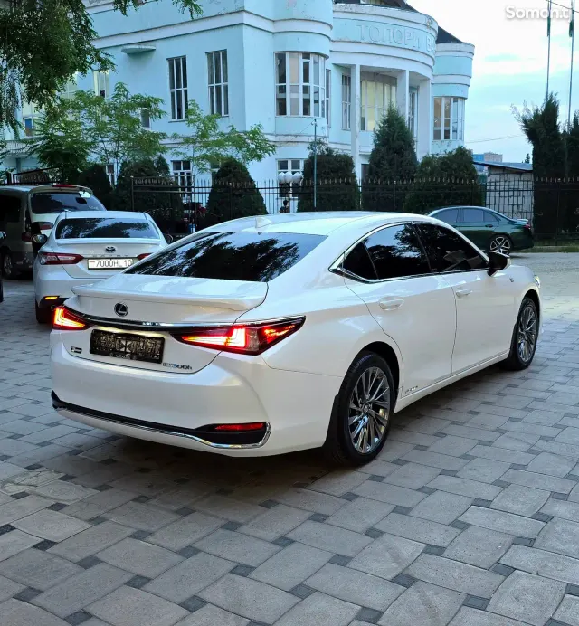 Lexus ES series 2023 · 3.0 AT
