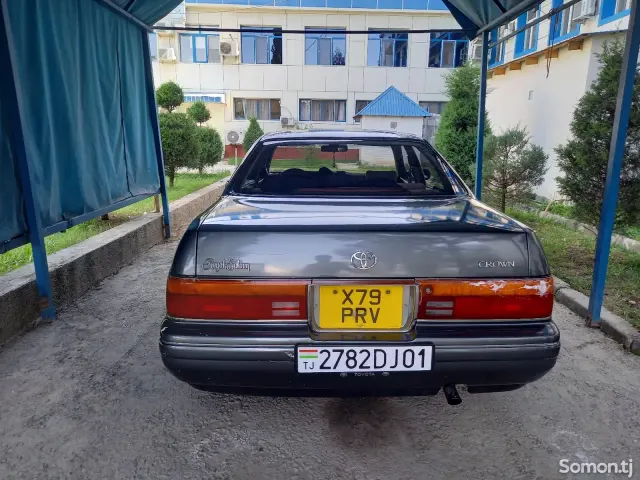 Toyota Crown 1995 · 2.5 AT