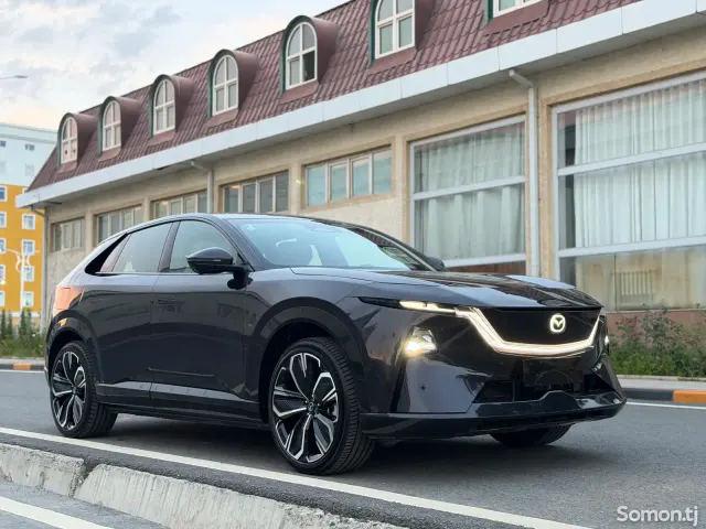 Mazda EZ-6 2025 · AT