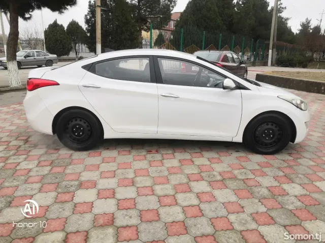Hyundai Avante 2011 · 1.6 AT