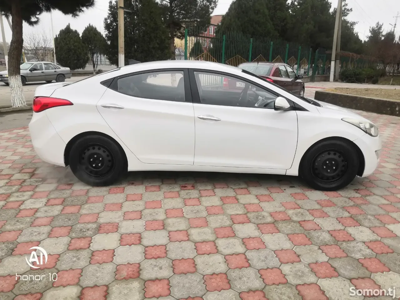 Hyundai Avante 2011 · 1.6 AT