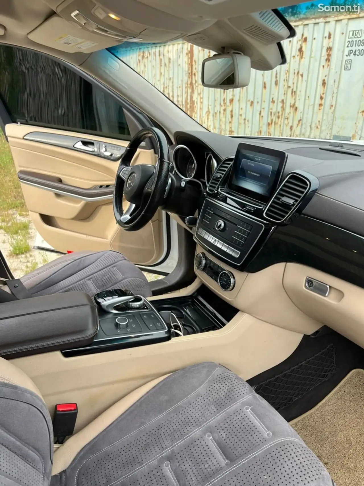 Mercedes-Benz GLS 2017 · 5.5 AT