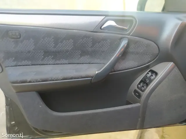 Mercedes-Benz C class 2000 · 2.3 MT