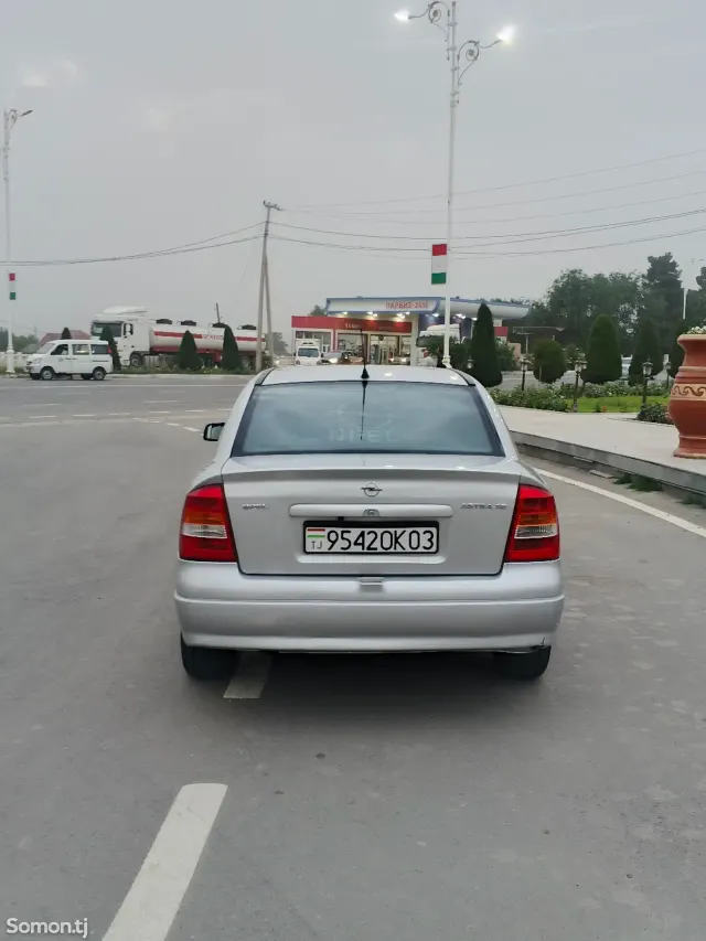 Opel Astra G 2000 · 1.8 AT