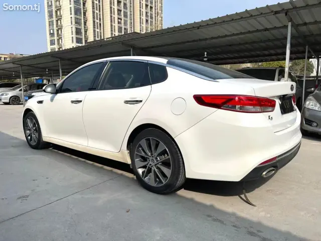 Kia K5 2016 · 2.0 AT