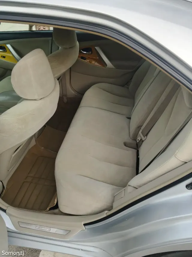 Toyota Camry 2008 · 2.4 AT