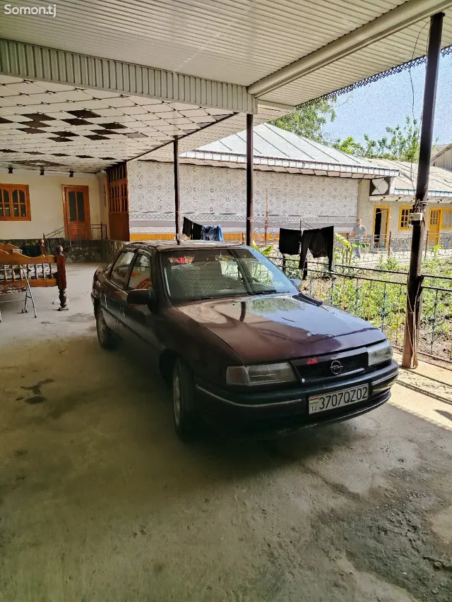 Opel Vectra A 1995 · 1.6 MT