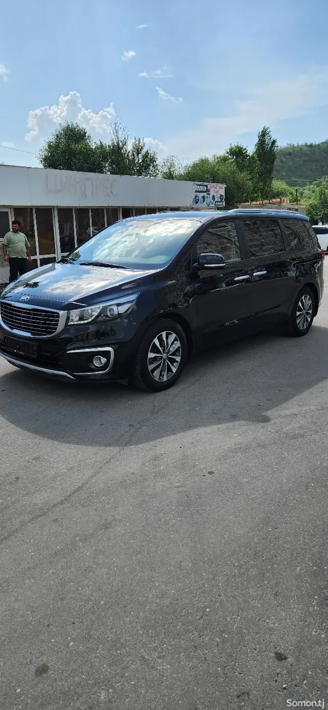 Kia Carnival 2017 · 2.2 AT