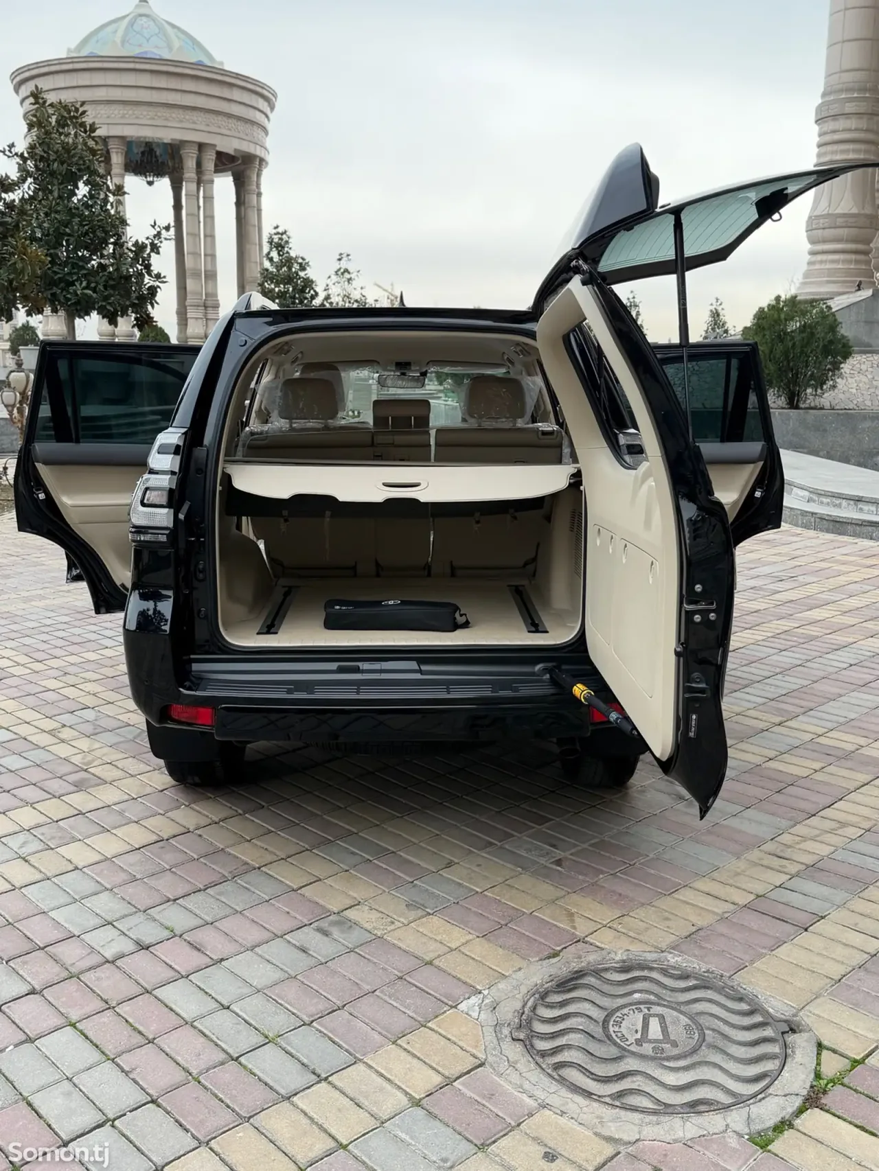 Toyota Land Cruiser Prado 2022 · 4.0 AT