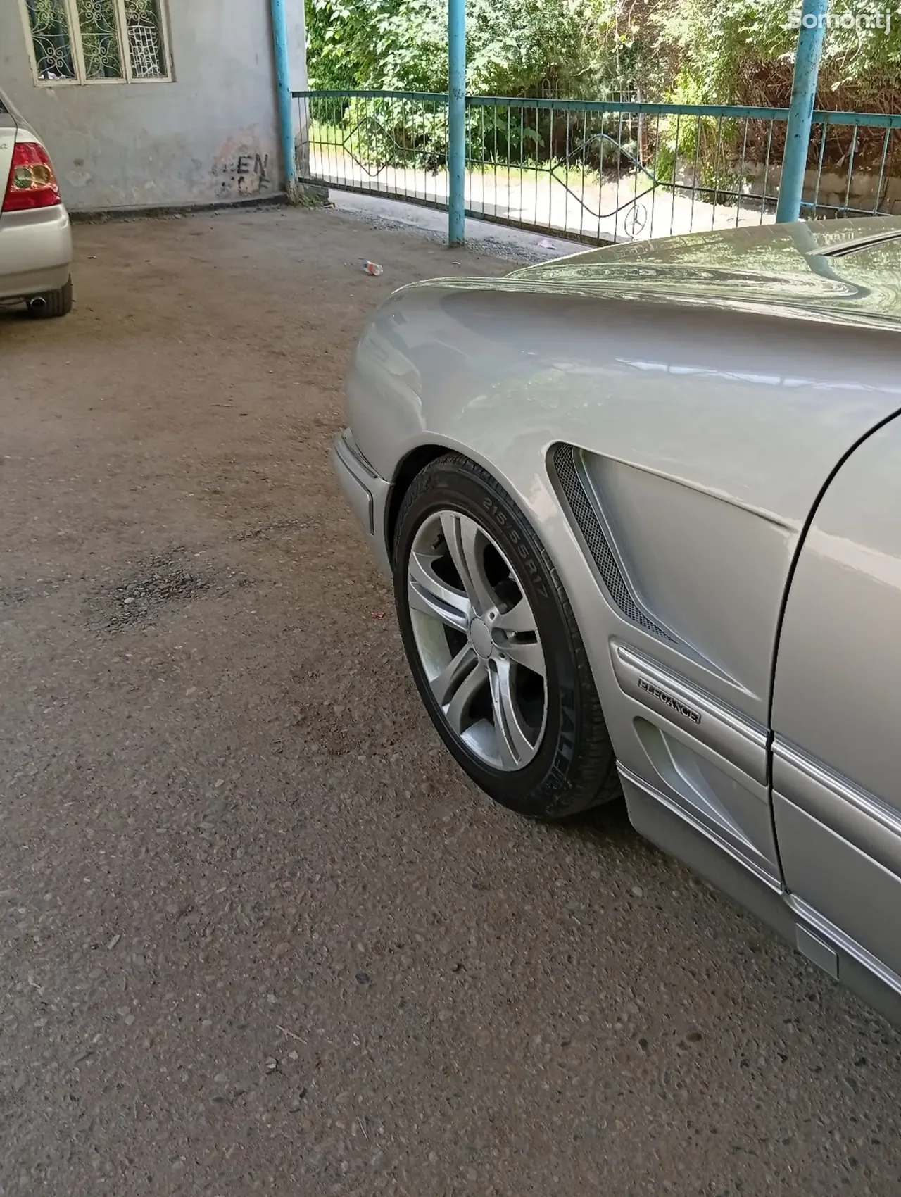 Mercedes-Benz E class 1999 · 2.4 AT