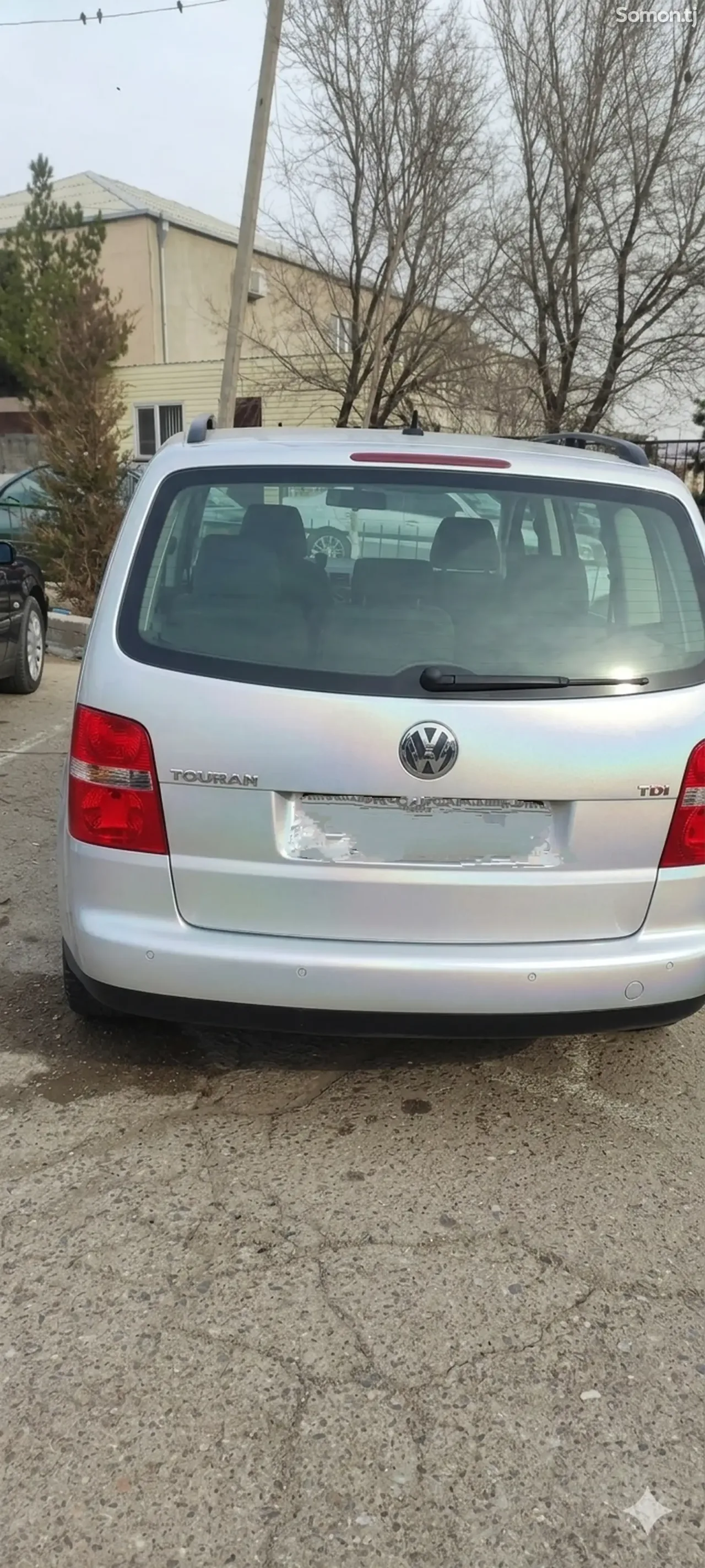 Volkswagen Touran 2006 · 1.9 MT