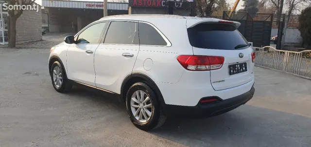 Kia Sorento 2017 · 2.4 AT