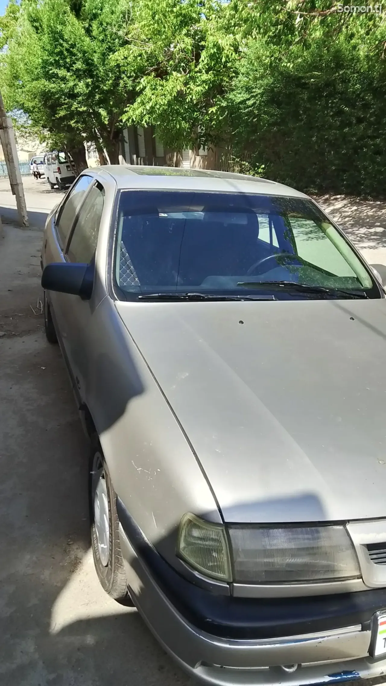 Opel Vectra A 1993 · 1.6 MT