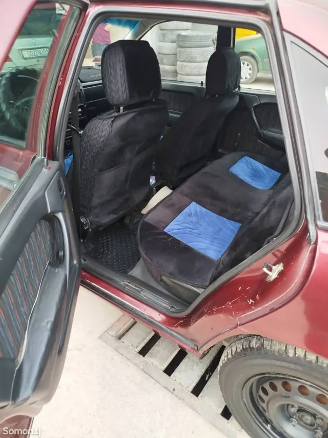 Opel Vectra A 1995 · 1.6 MT