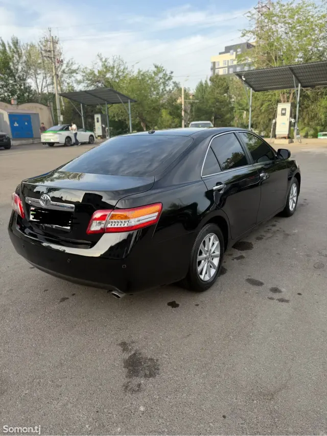 Toyota Camry 2011 · 2.5 AT