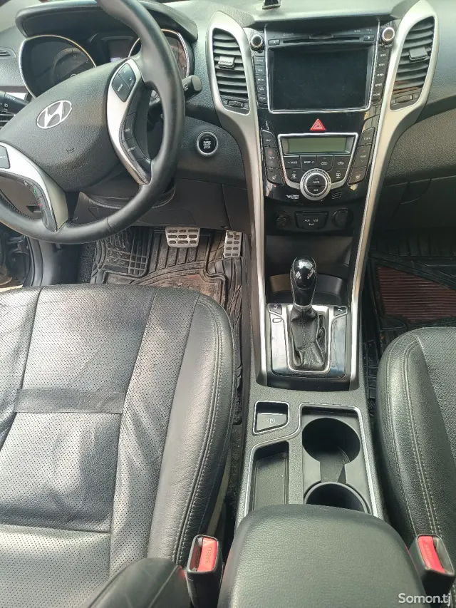 Hyundai i30 2012 · 1.6 AT