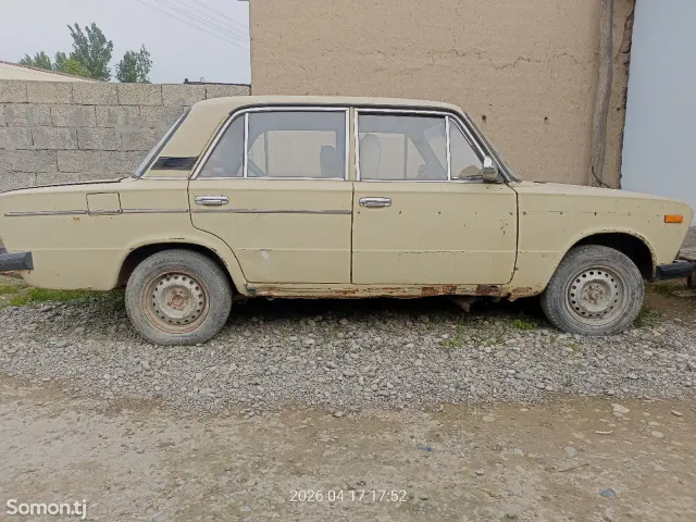 Lada (ВАЗ) 2103 1990 · MT