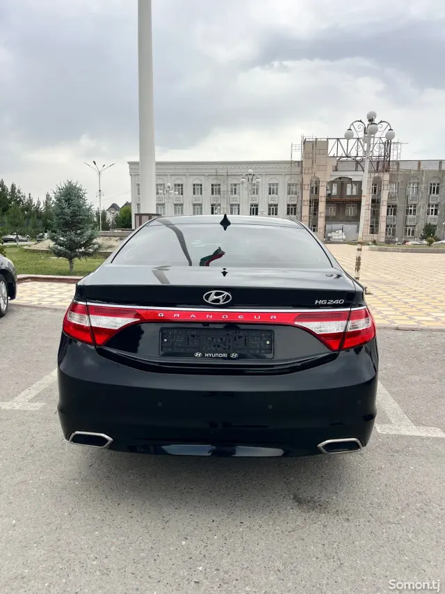 Hyundai Grandeur 2015 · 2.4 AT