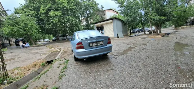 Opel Vectra B 1996 · 1.6 MT