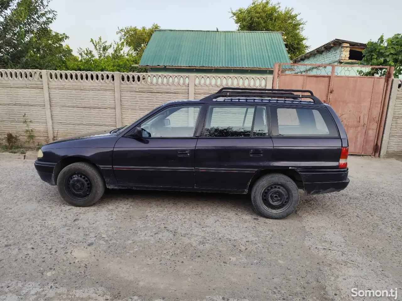 Opel Astra F 1993 · 1.6 MT