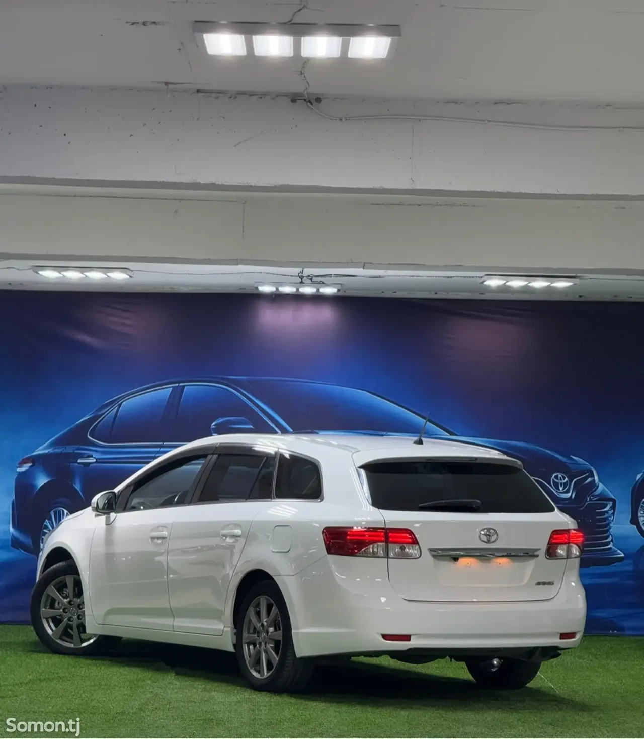 Toyota Avensis Verso 2014 · 2.0 AT